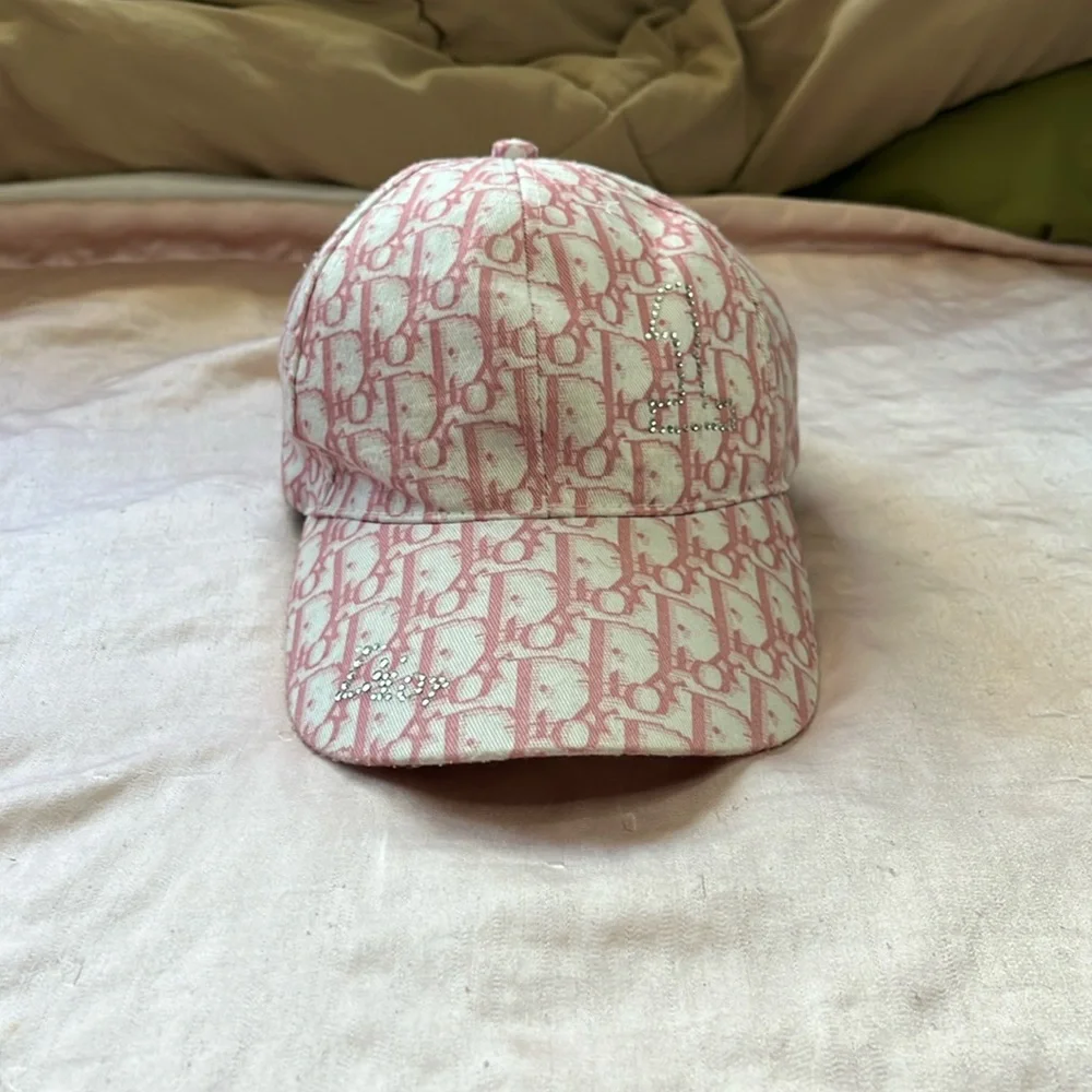 Miss Dior Vintage Cream Faux Fur Christian Dior Hat with Coral Trim Dior | Accessories | Vintage Christian Dior Feathered Hat  main image 3
